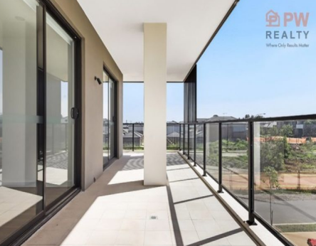 阿姨买房后退房，见房价上涨后悔了，大闹开发商！劝你不买房的人，赔钱给你了吗？借钱给你了吗？